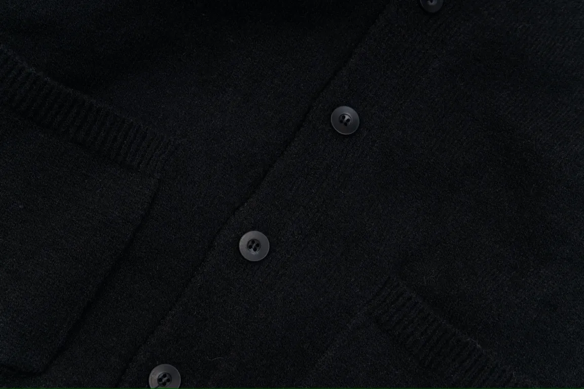 【BURBERRY 公式旗艦店】バーバリー  セーター好評に付き再入荷！241231
