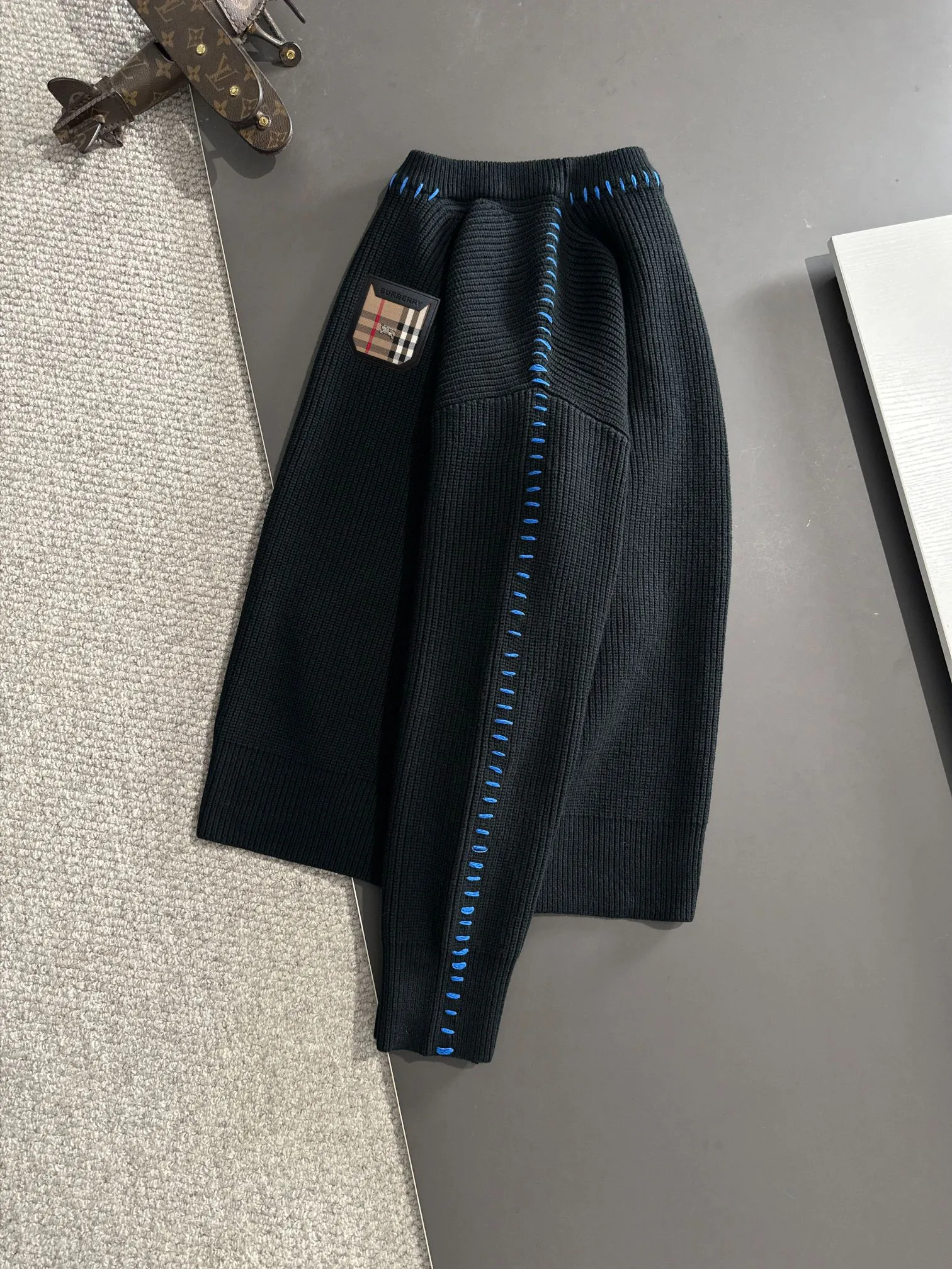 【BURBERRY 公式旗艦店】バーバリー セーター好評に付き再入荷！241231
