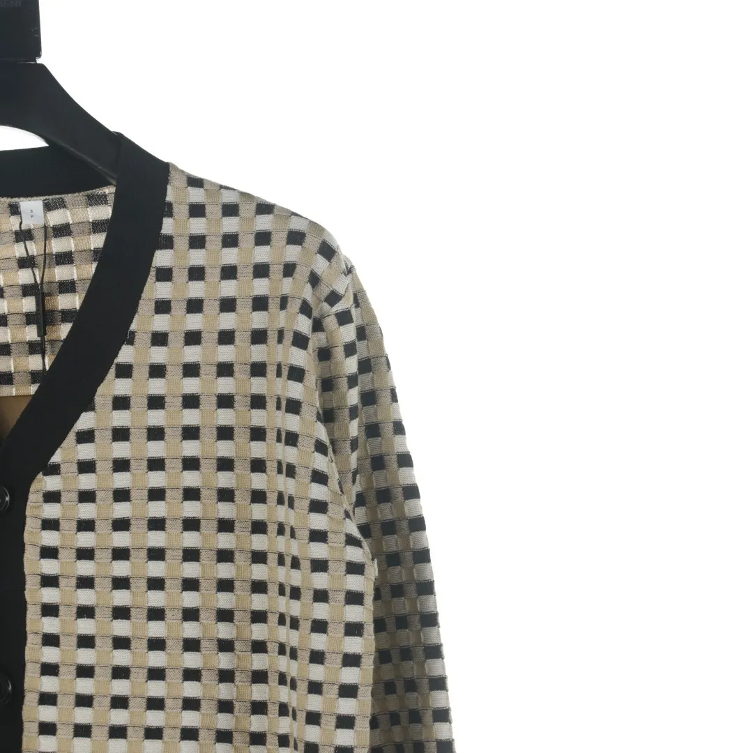 【BURBERRY  公式旗艦店】バーバリー  セーター好評に付き再入荷！241116