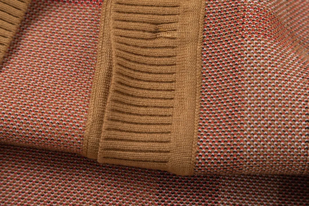【BURBERRY  公式旗艦店】バーバリー  セーター好評に付き再入荷！ 241030