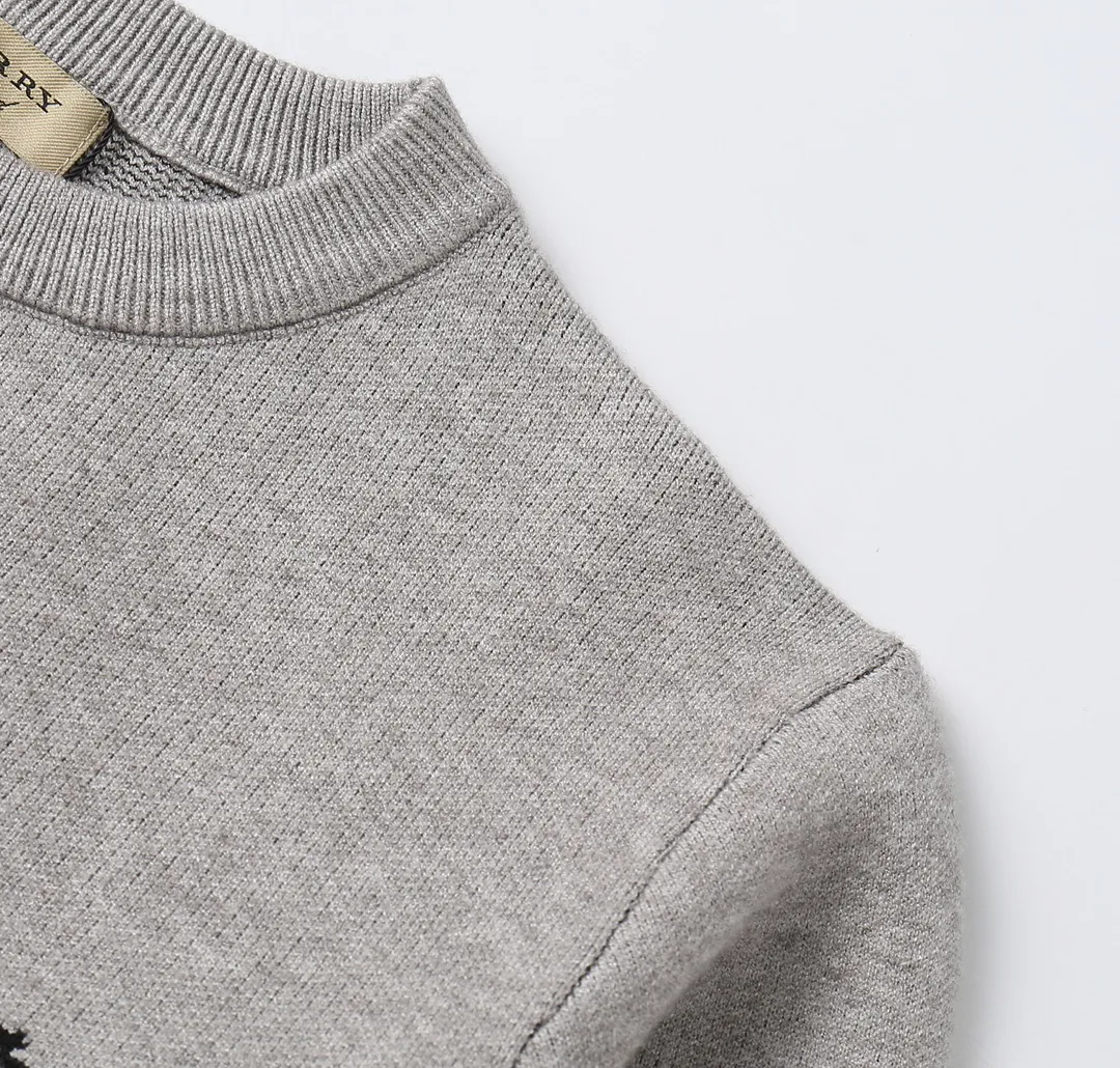 【BURBERRY 公式旗艦店】 バーバリー  セーター好評に付き再入荷！ 240930