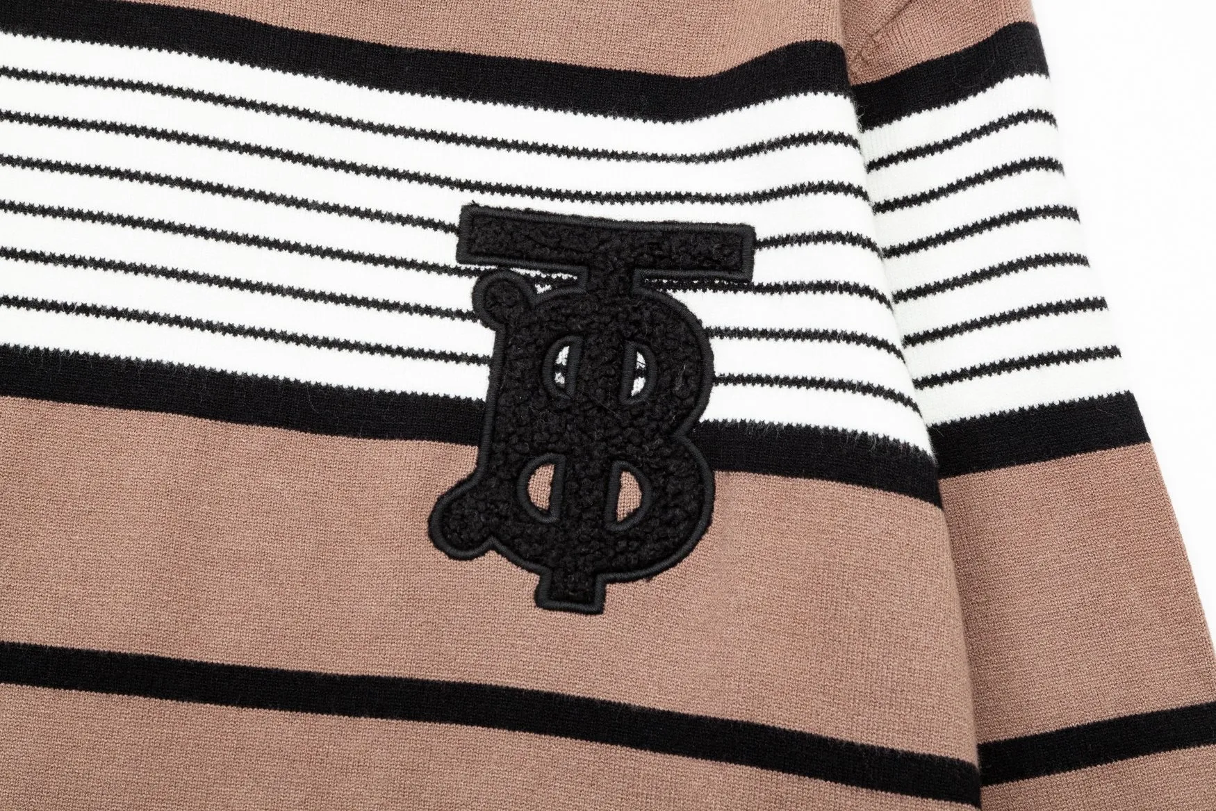 【BURBERRY 公式旗艦店】バーバリー   セーター好評に付き再入荷！ 240930