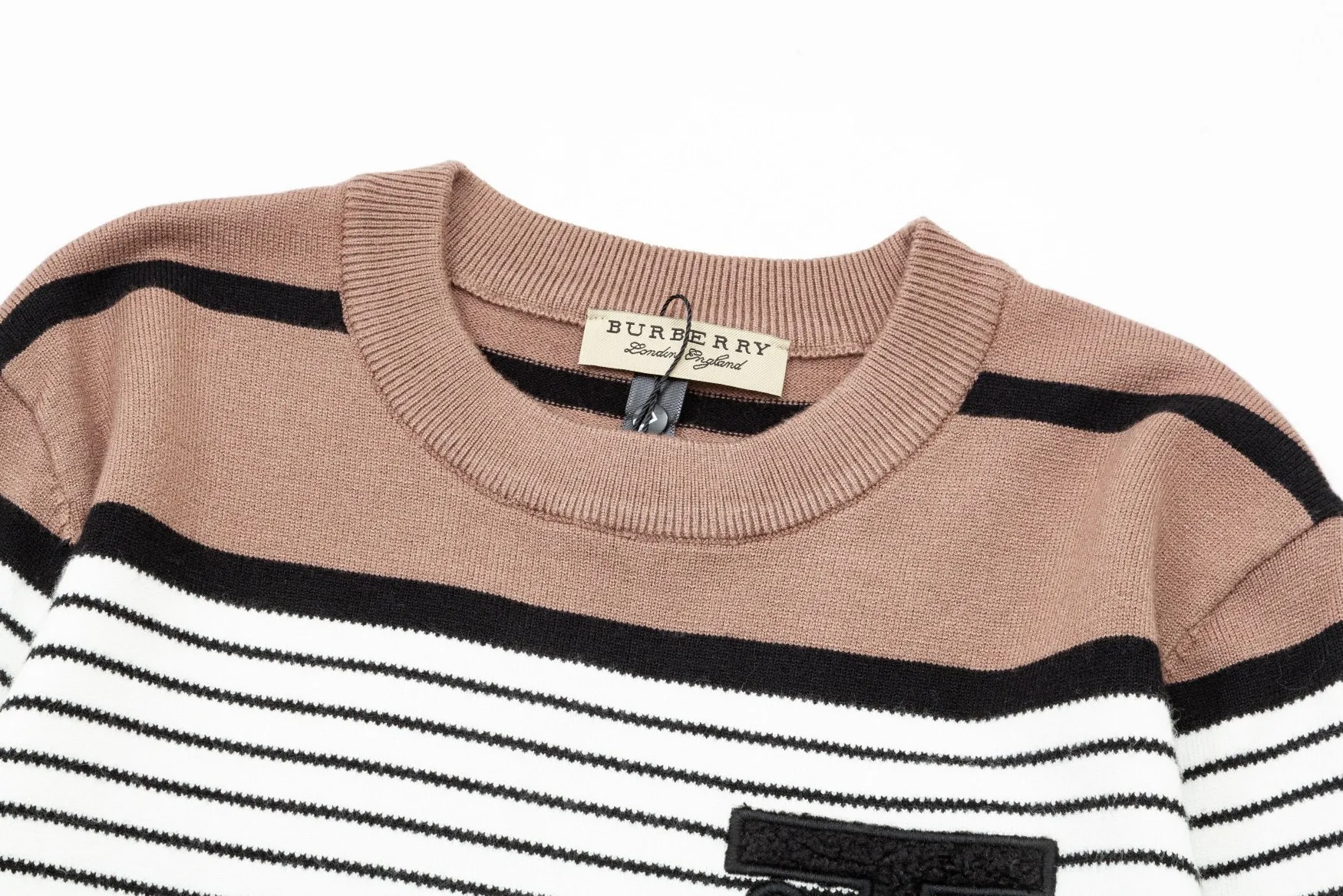 【BURBERRY 公式旗艦店】バーバリー   セーター好評に付き再入荷！ 240930