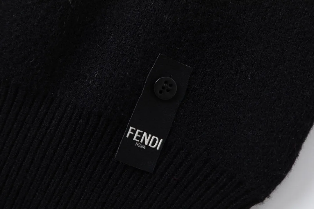 【FENDI   公式旗艦店】フェンディ セーター好評に付き再入荷！ 241101