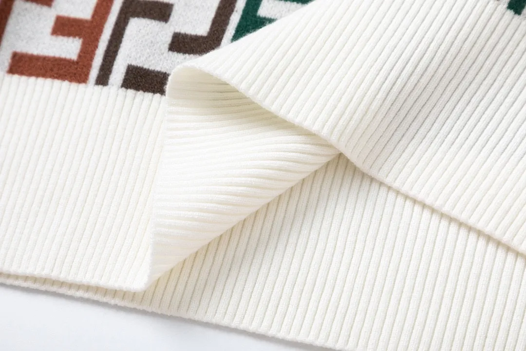 【FENDI   公式旗艦店】フェンディ セーター好評に付き再入荷！ 241101