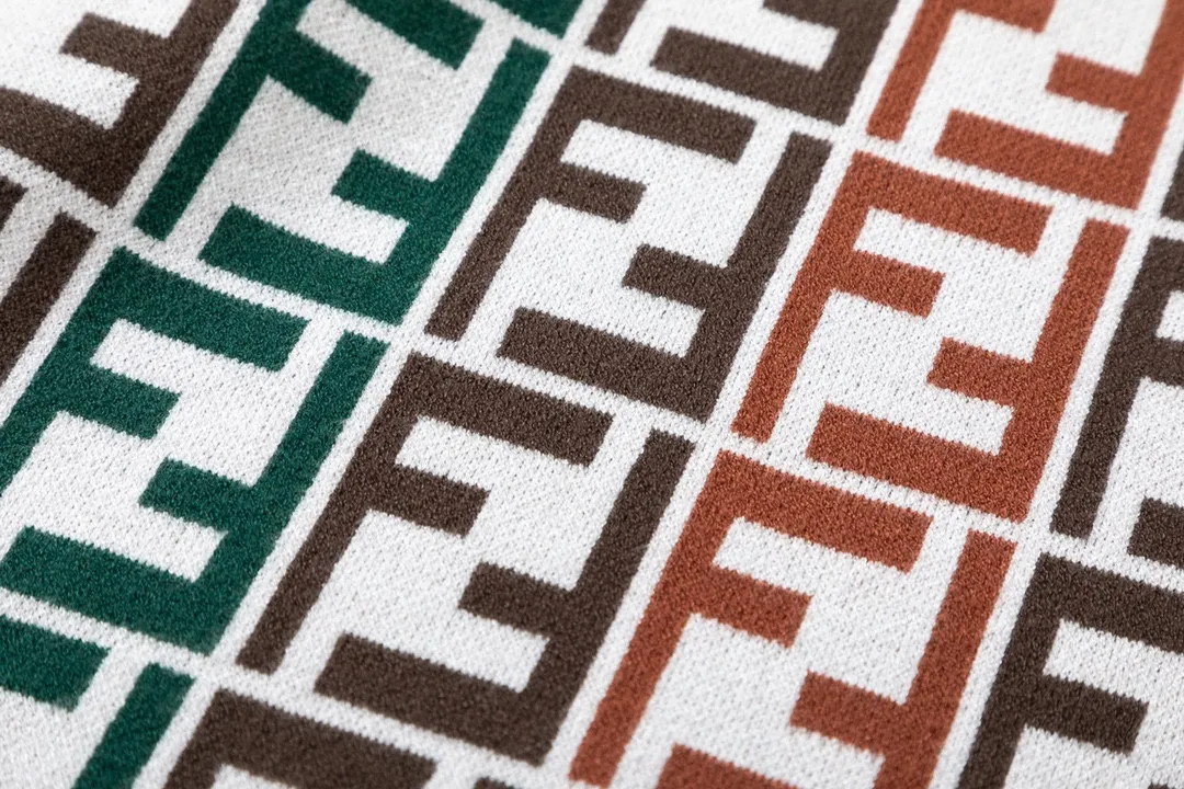 【FENDI   公式旗艦店】フェンディ セーター好評に付き再入荷！ 241101