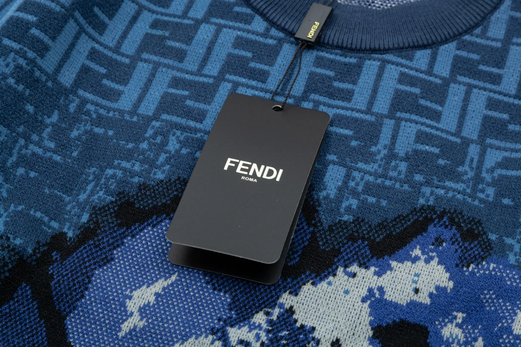 【FENDI 公式旗艦店】フェンディ   セーター好評に付き再入荷！ 240929