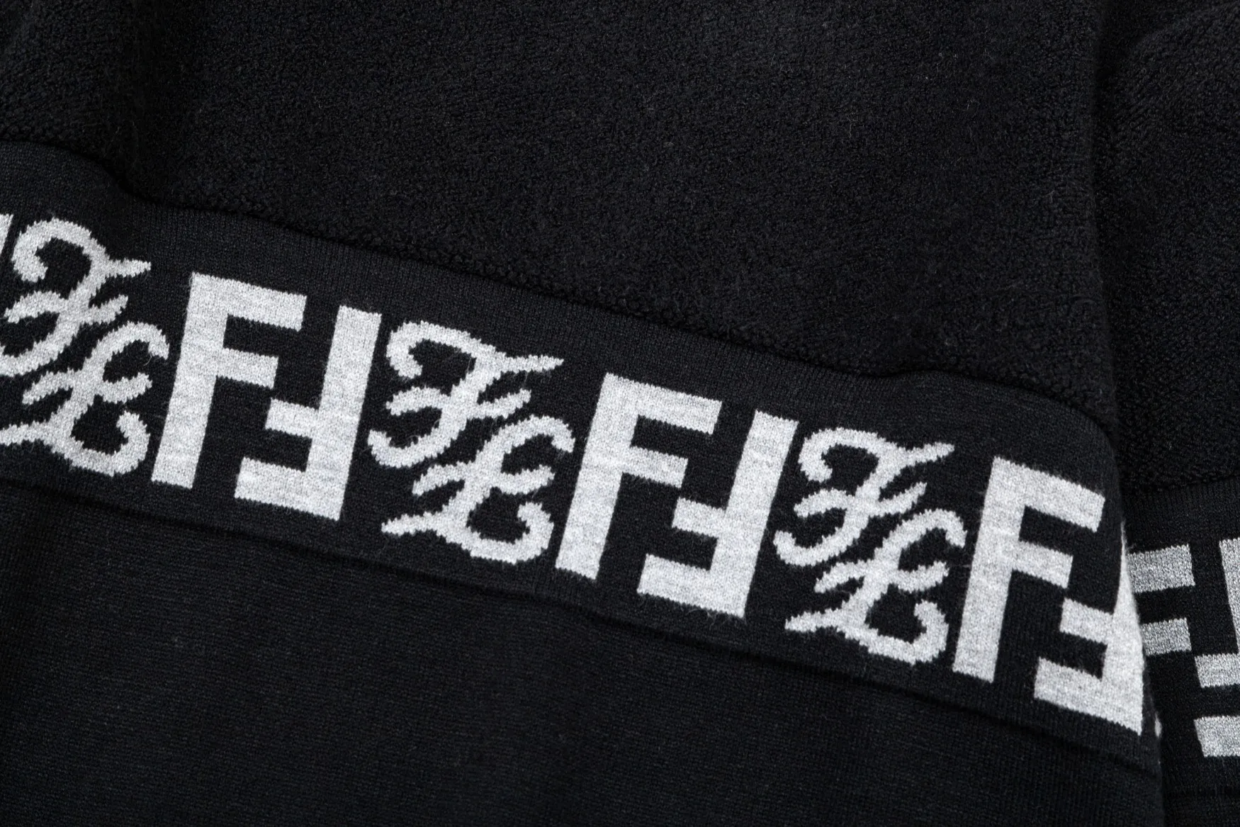 【FENDI 公式旗艦店】フェンディ   セーター好評に付き再入荷！ 240929