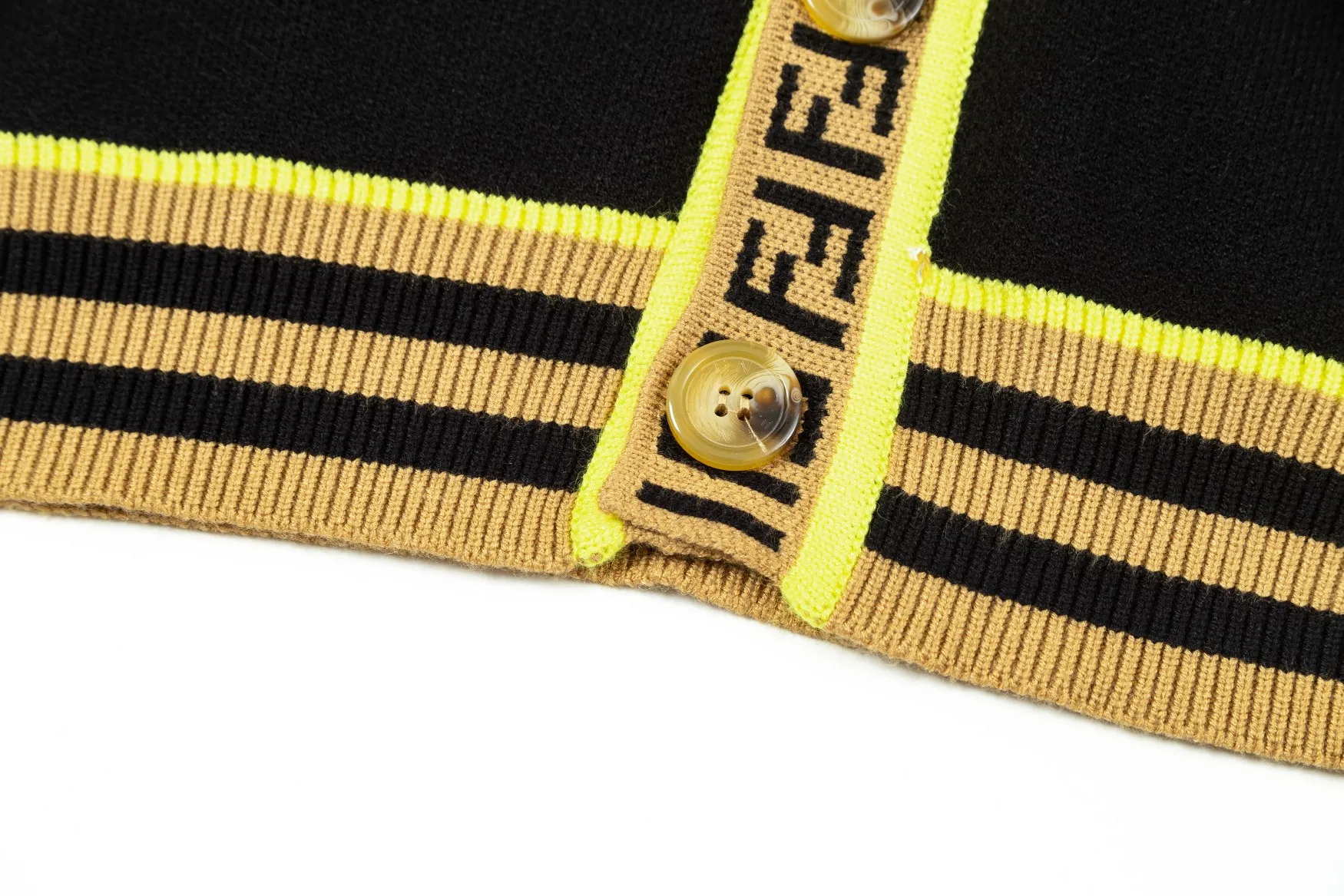 【FENDI 公式旗艦店】フェンディ   セーター好評に付き再入荷！ 240929