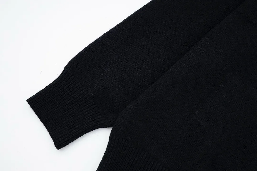 【BALENCIAGA  公式旗艦店】バレンシアガ   セーター好評に付き再入荷！ 250109