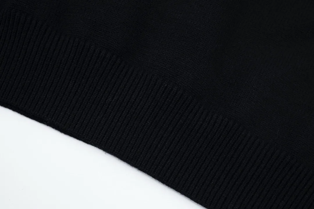 【BALENCIAGA  公式旗艦店】バレンシアガ   セーター好評に付き再入荷！ 250109