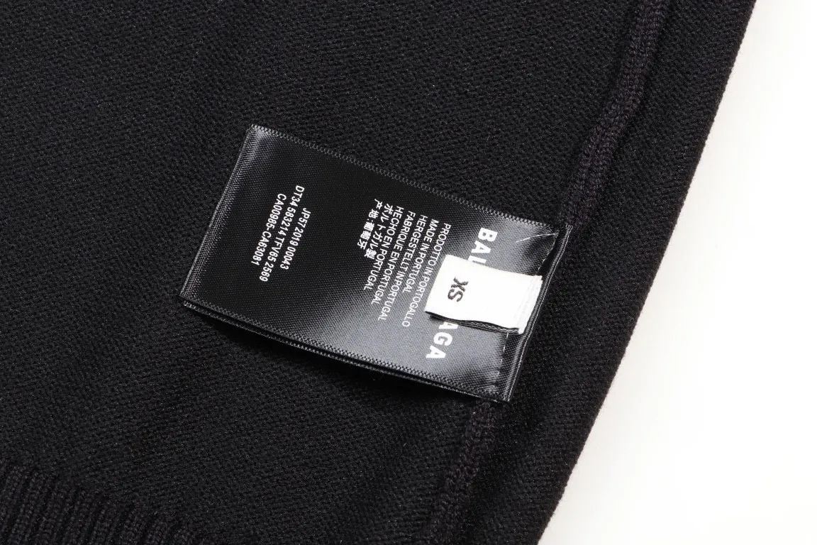 【BALENCIAGA  公式旗艦店】バレンシアガ   セーター好評に付き再入荷！ 241101