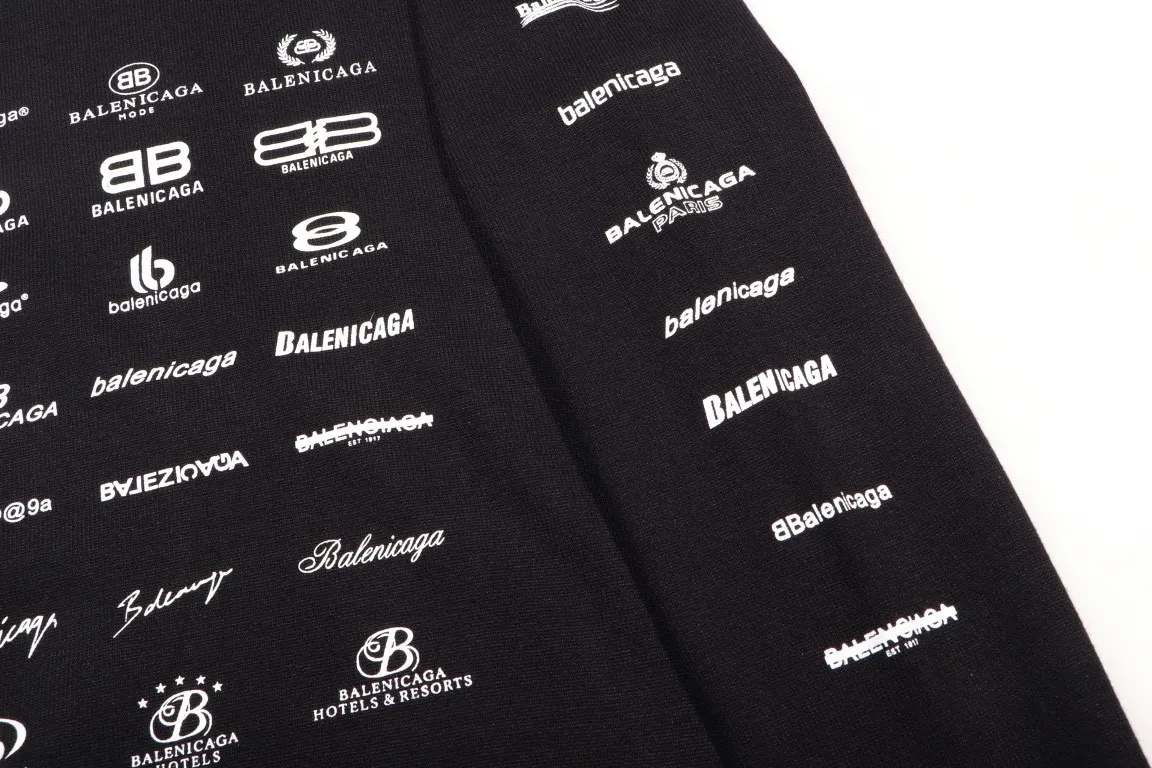 【BALENCIAGA  公式旗艦店】バレンシアガ   セーター好評に付き再入荷！ 241101