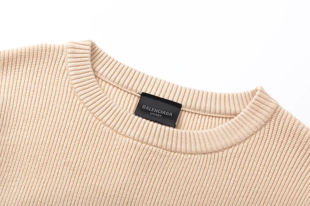 【BALENCIAGA  公式旗艦店】バレンシアガ   セーター好評に付き再入荷！ 241101