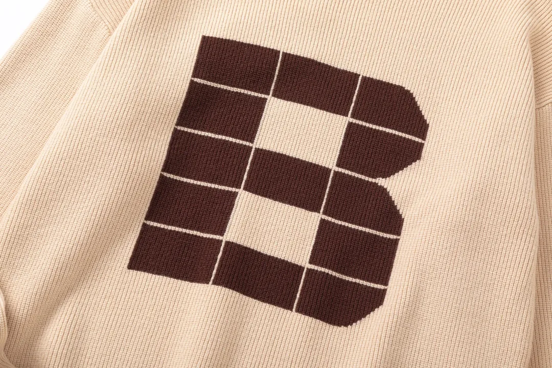 【BALENCIAGA  公式旗艦店】バレンシアガ   セーター好評に付き再入荷！ 241101