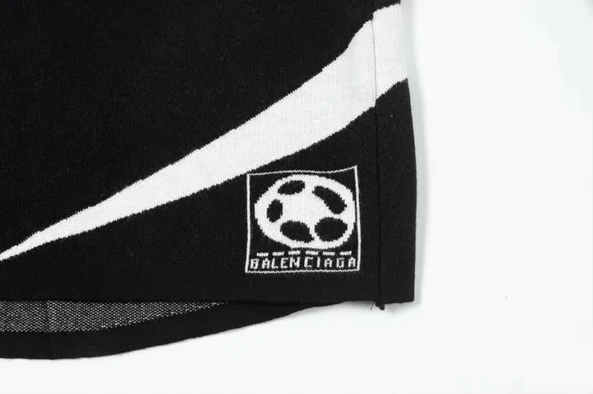 【BALENCIAGA  公式旗艦店】バレンシアガ   セーター好評に付き再入荷！ 241101