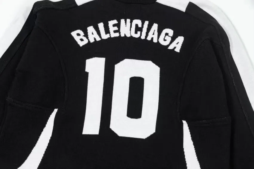【BALENCIAGA  公式旗艦店】バレンシアガ   セーター好評に付き再入荷！ 241101