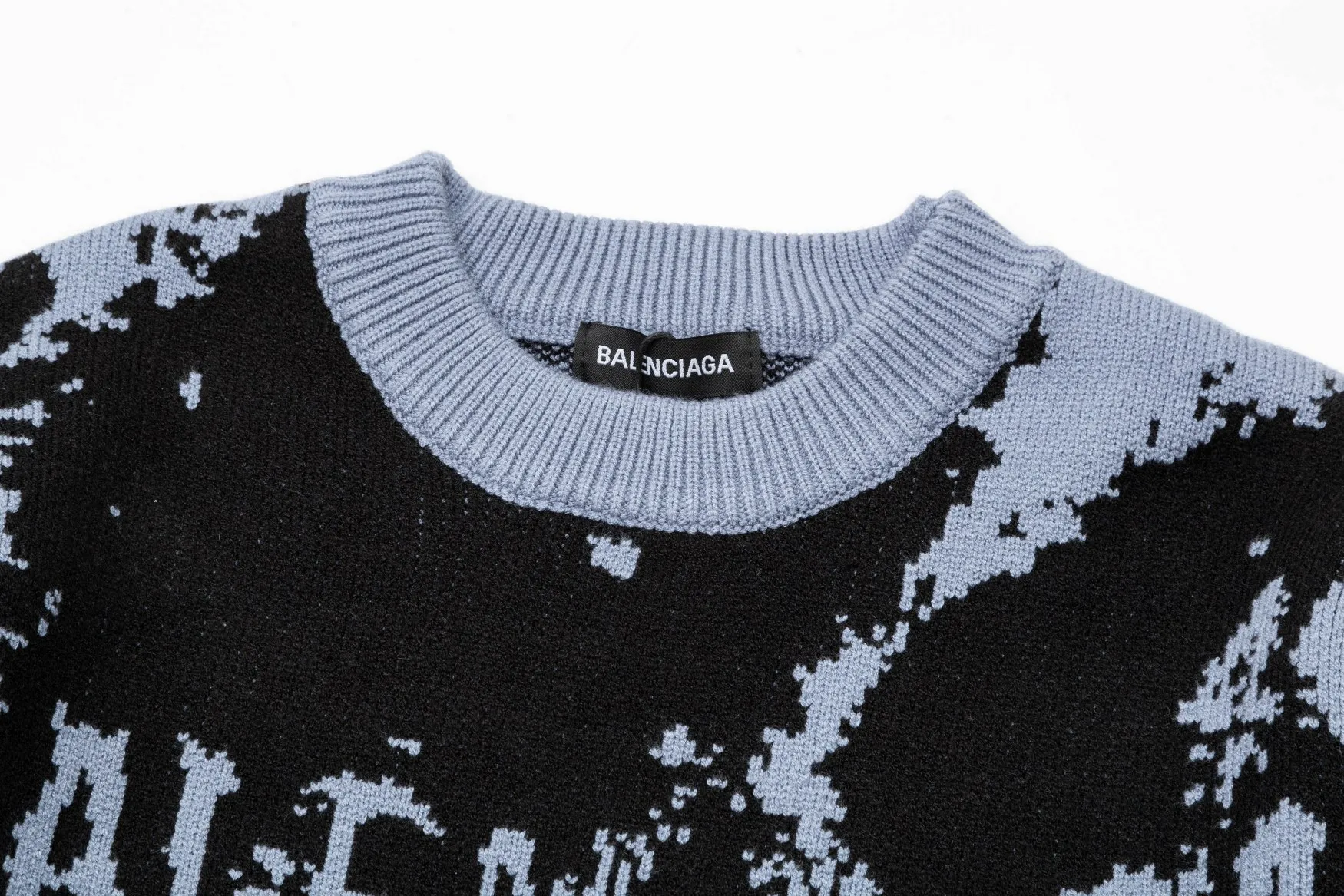 【BALENCIAGA   公式旗艦店】バレンシアガ  セーター好評に付き再入荷！ 240930