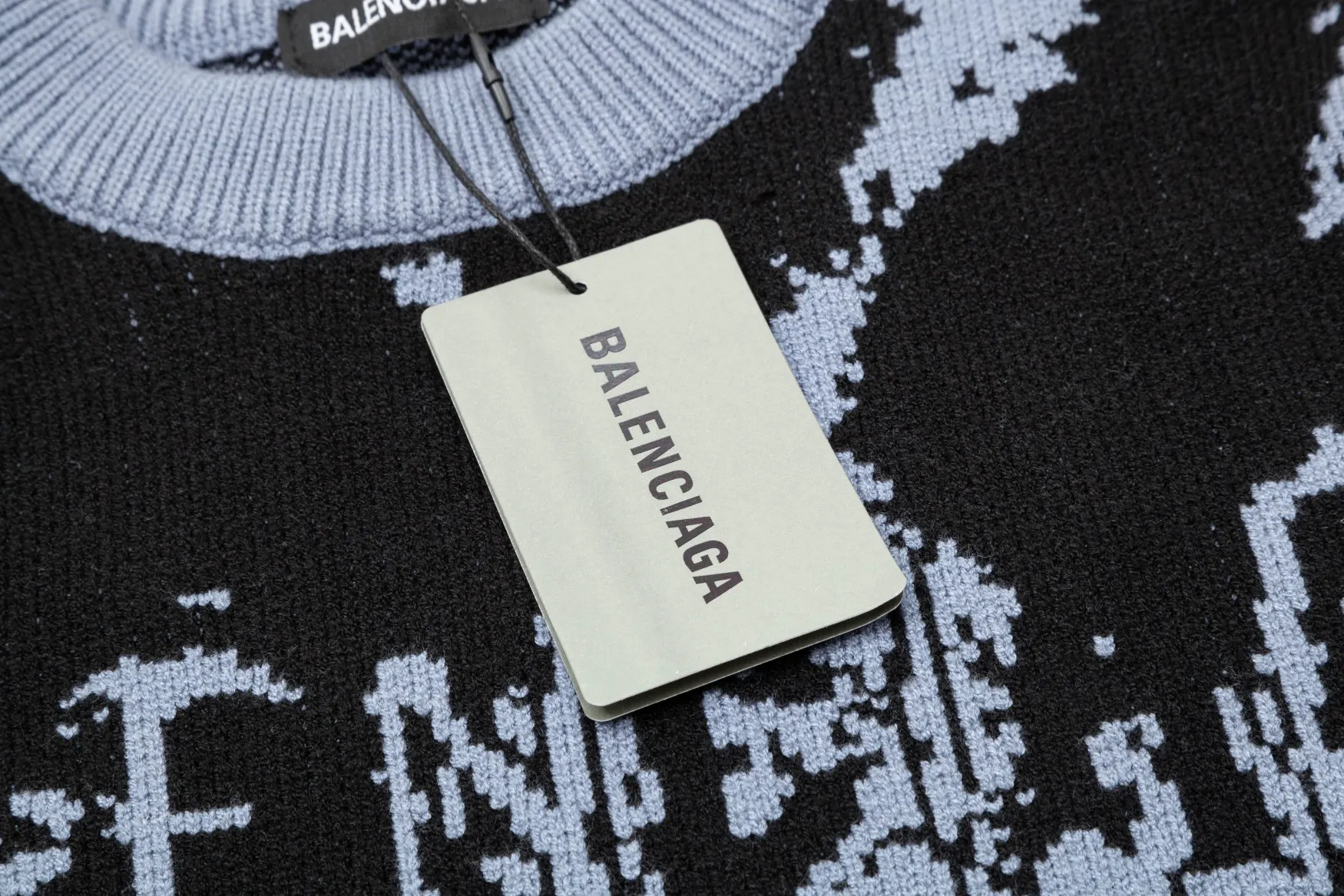 【BALENCIAGA   公式旗艦店】バレンシアガ  セーター好評に付き再入荷！ 240930