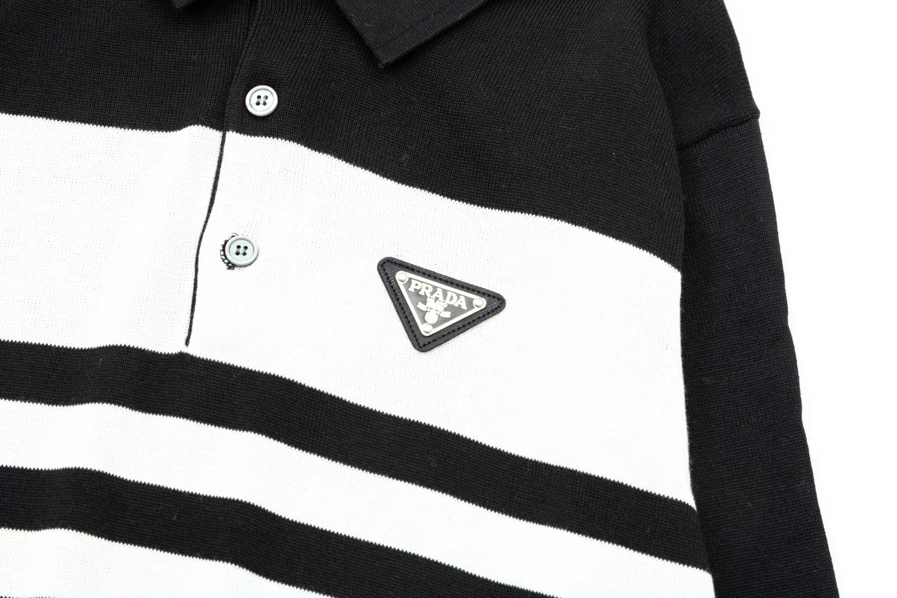 【PRADA 公式旗艦店】プラダ  セーター好評に付き再入荷！ 240930