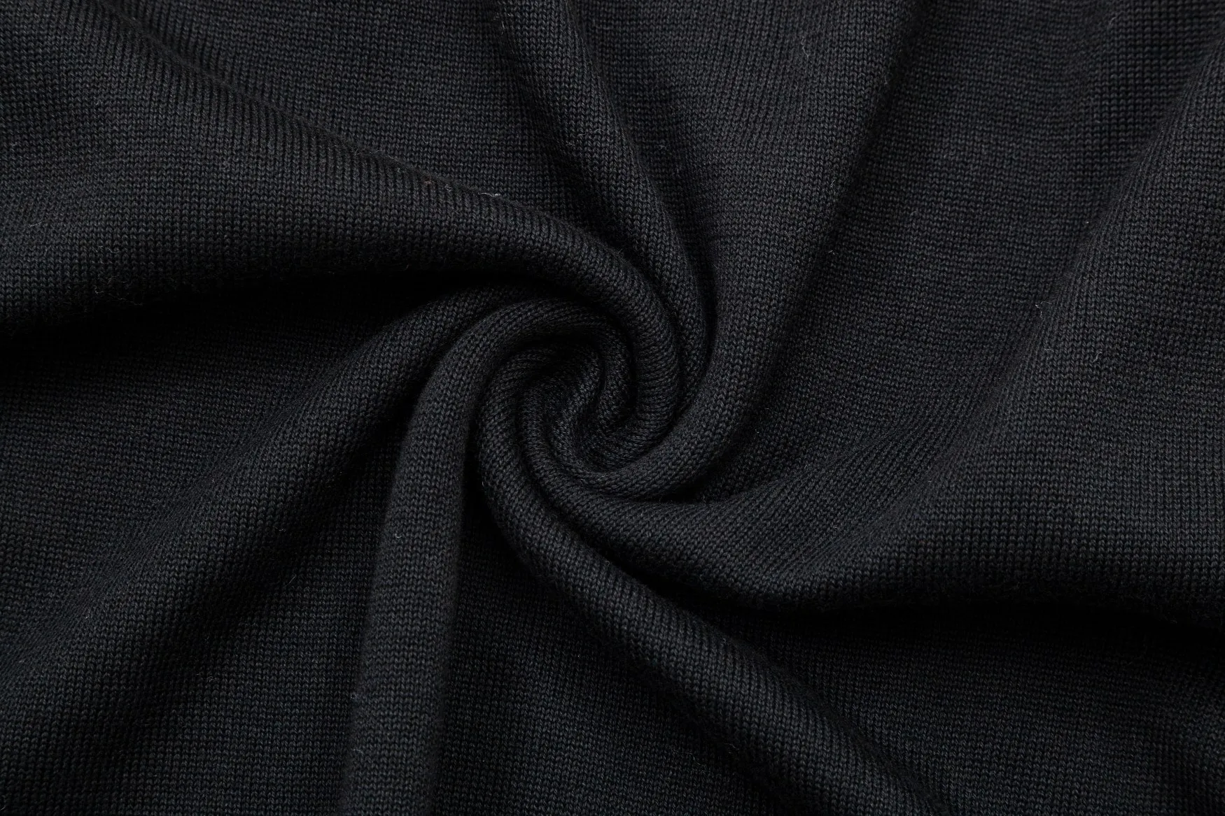 【PRADA 公式旗艦店】プラダ  セーター好評に付き再入荷！ 240930