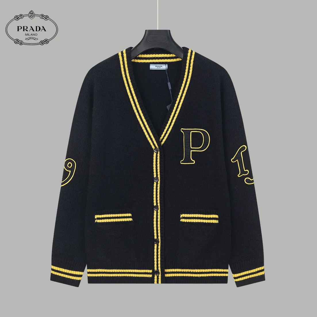 【PRADA 公式旗艦店】プラダ  セーター好評に付き再入荷！ 240930