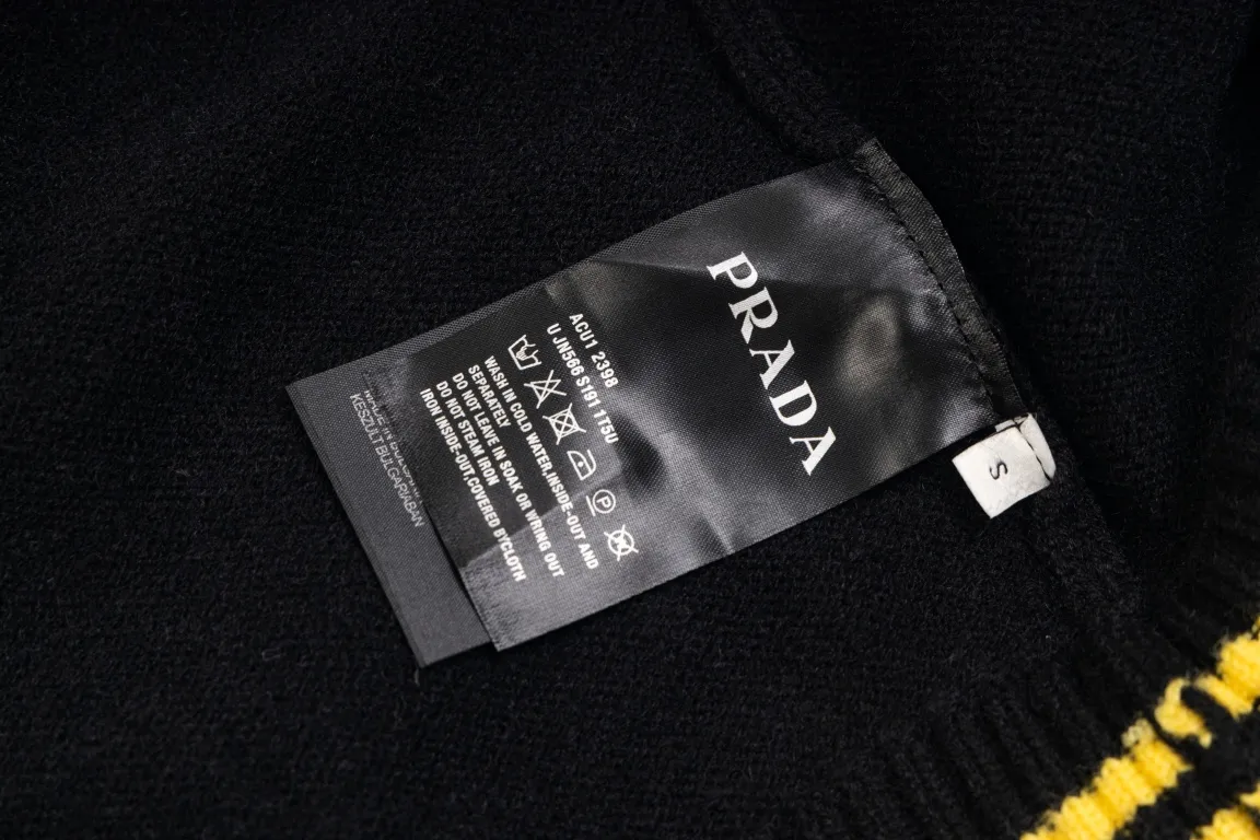 【PRADA 公式旗艦店】プラダ  セーター好評に付き再入荷！ 240930