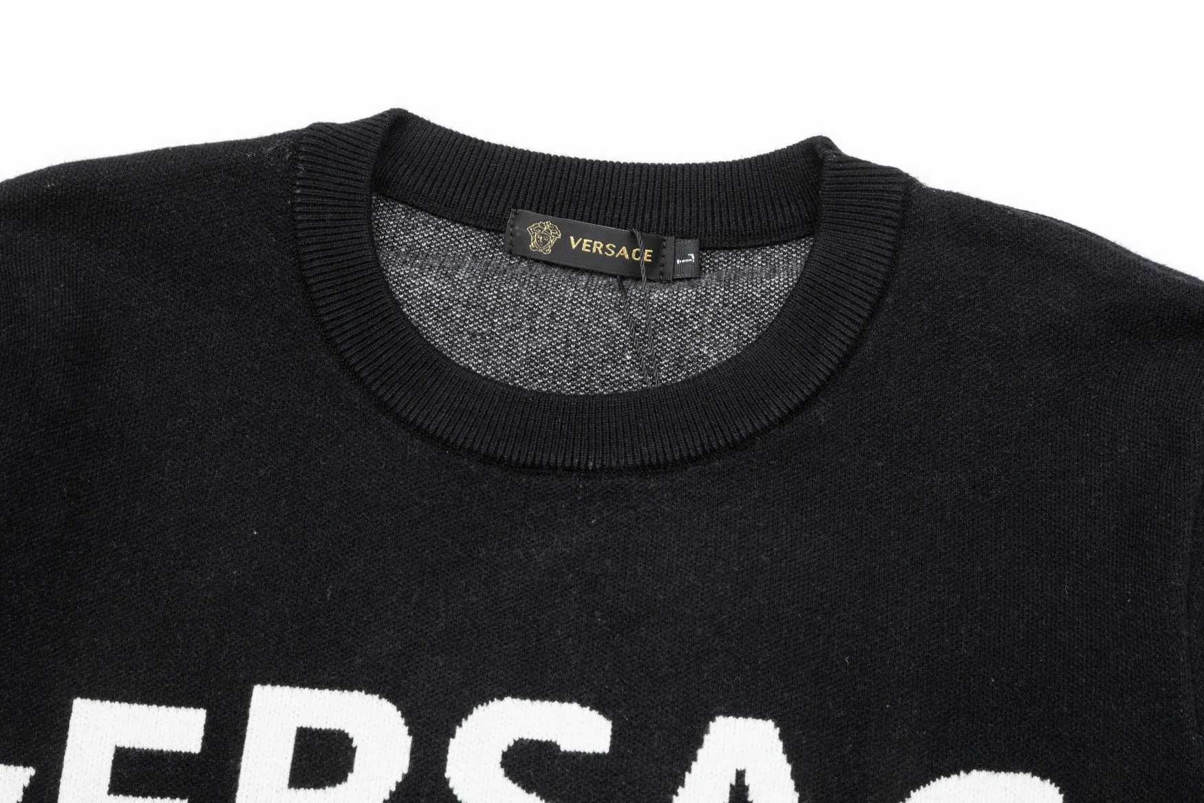 【VERSACE  公式旗艦店】ヴェルサーチ  セーター好評に付き再入荷！ 240930