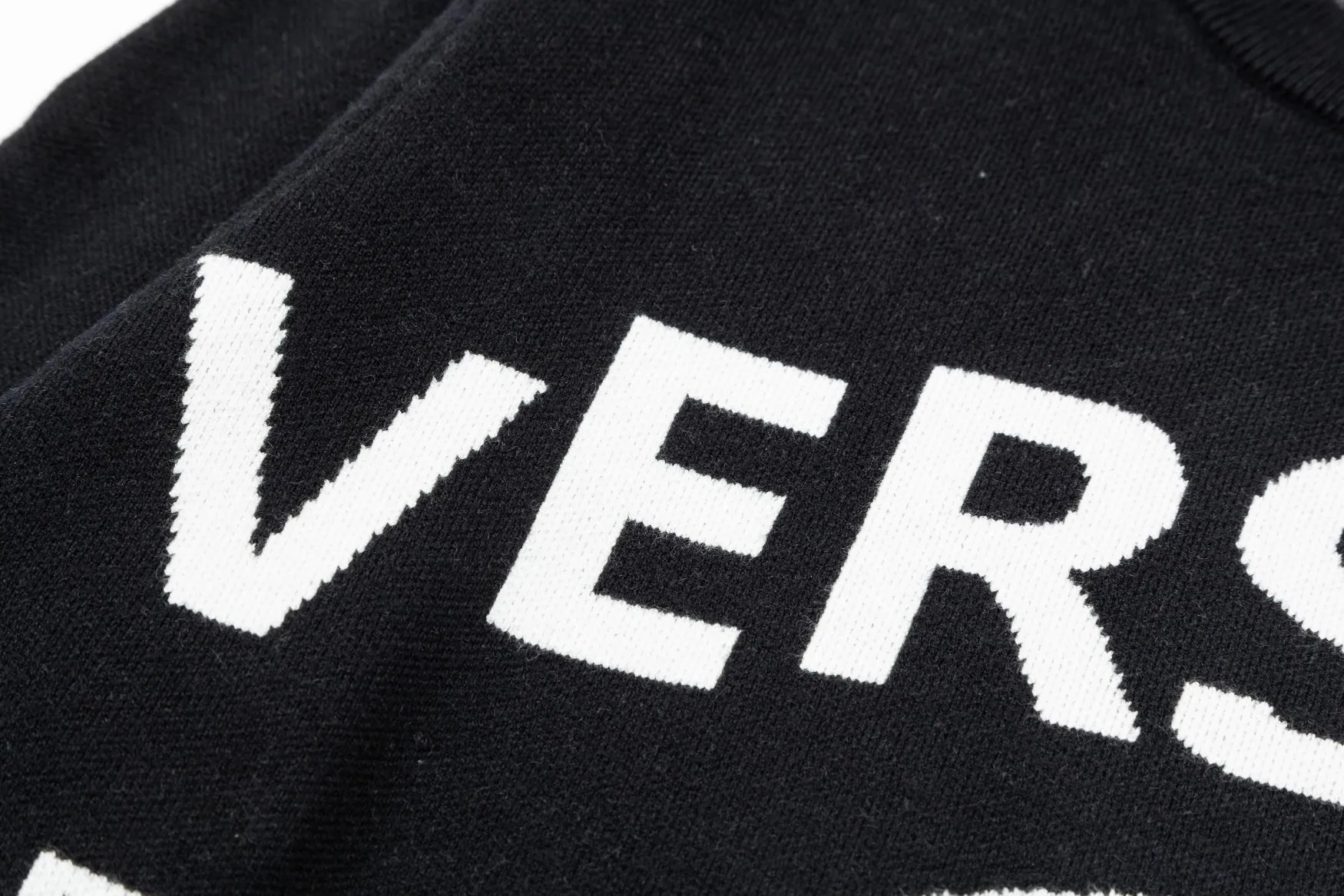 【VERSACE  公式旗艦店】ヴェルサーチ  セーター好評に付き再入荷！ 240930