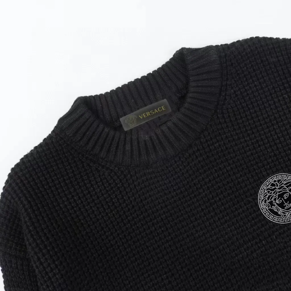 【VERSACE 公式旗艦店】ヴェルサーチ  セーター好評に付き再入荷！