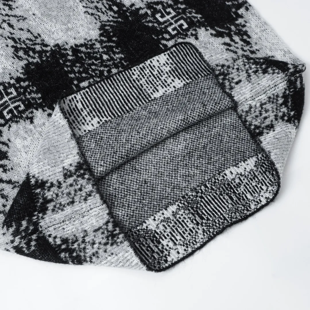 【GIVENCHY   公式旗艦店】ジバンシー  セーター好評に付き再入荷！ 241231