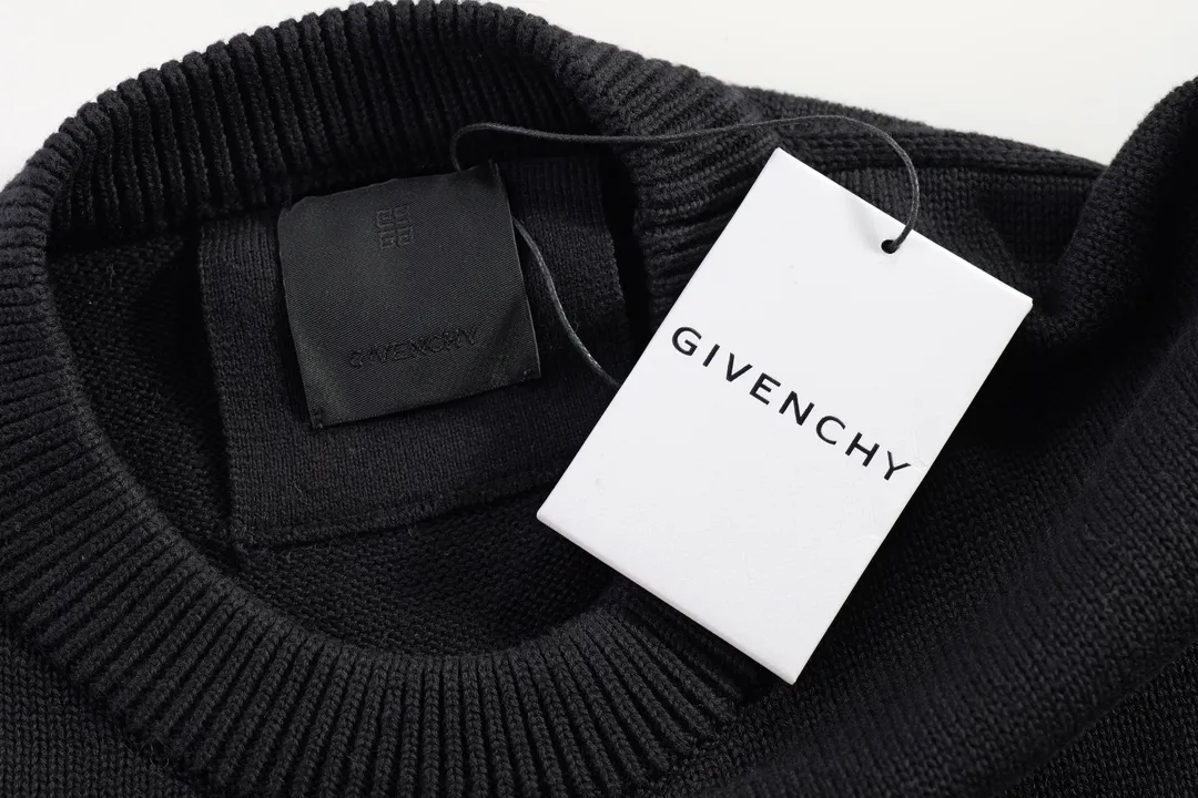【GIVENCHY  公式旗艦店】ジバンシー  セーター好評に付き再入荷！241231