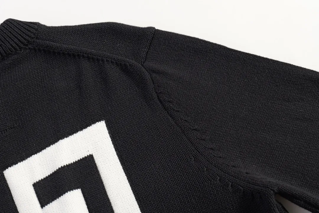 【GIVENCHY  公式旗艦店】ジバンシー  セーター好評に付き再入荷！241231