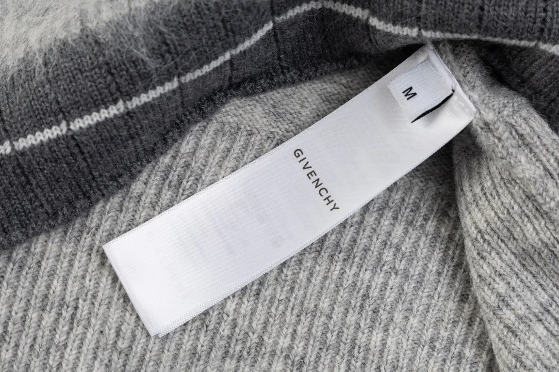 【GIVENCHY   公式旗艦店】ジバンシー  セーター好評に付き再入荷！ 241128