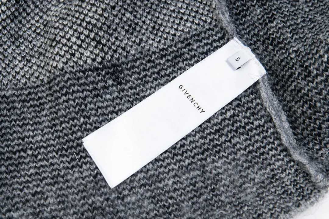 【GIVENCHY   公式旗艦店】ジバンシー  セーター好評に付き再入荷！ 241128