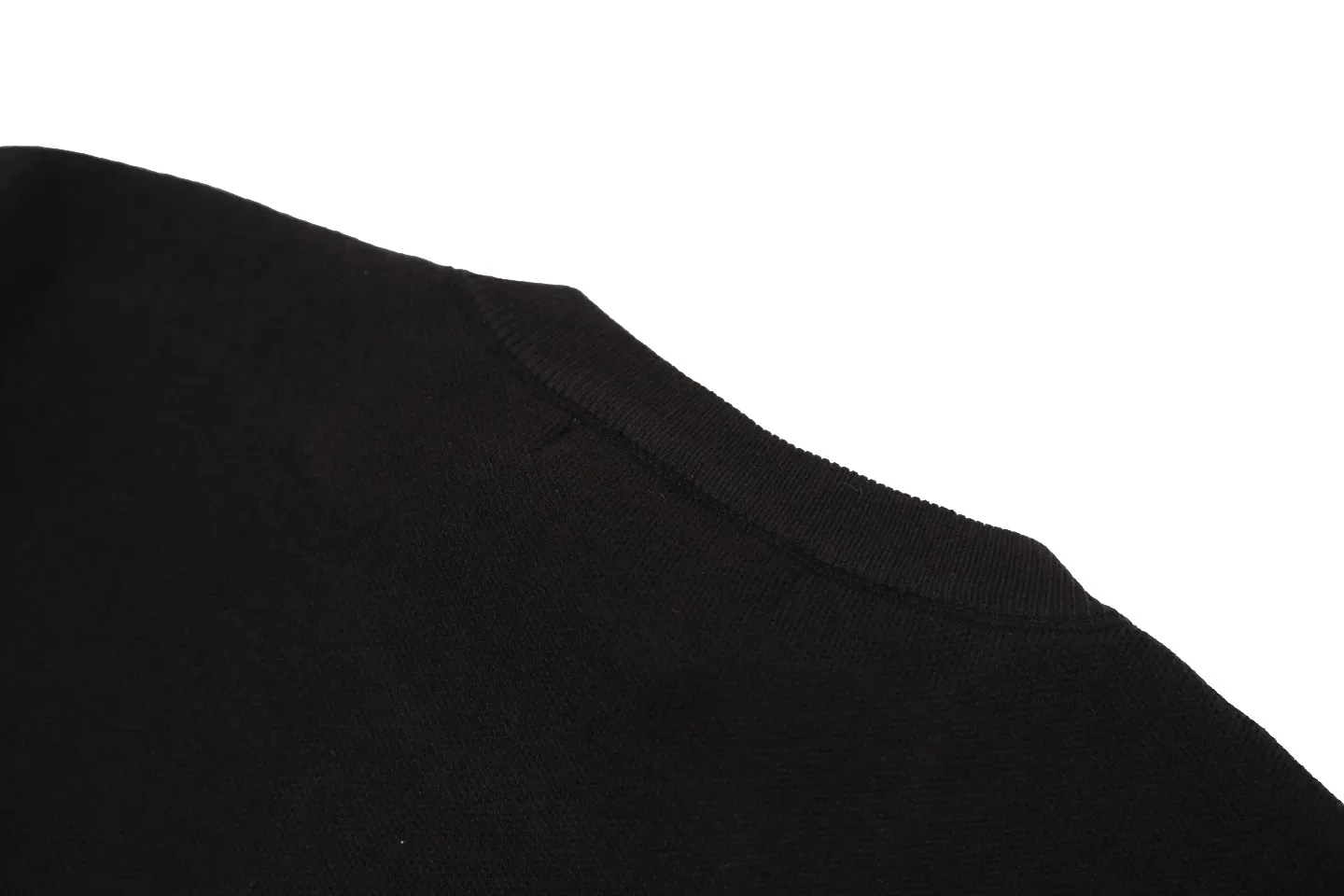 【GIVENCHY   公式旗艦店】ジバンシー  セーター好評に付き再入荷！ 241128