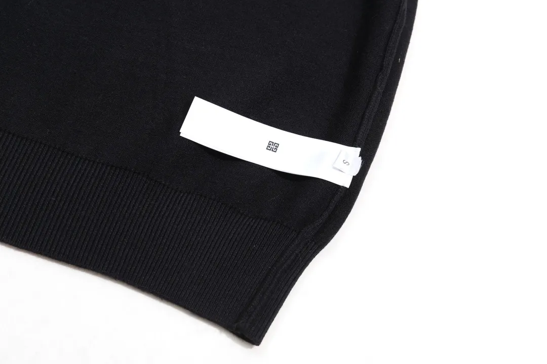 【GIVENCHY   公式旗艦店】ジバンシー   セーター好評に付き再入荷！241115