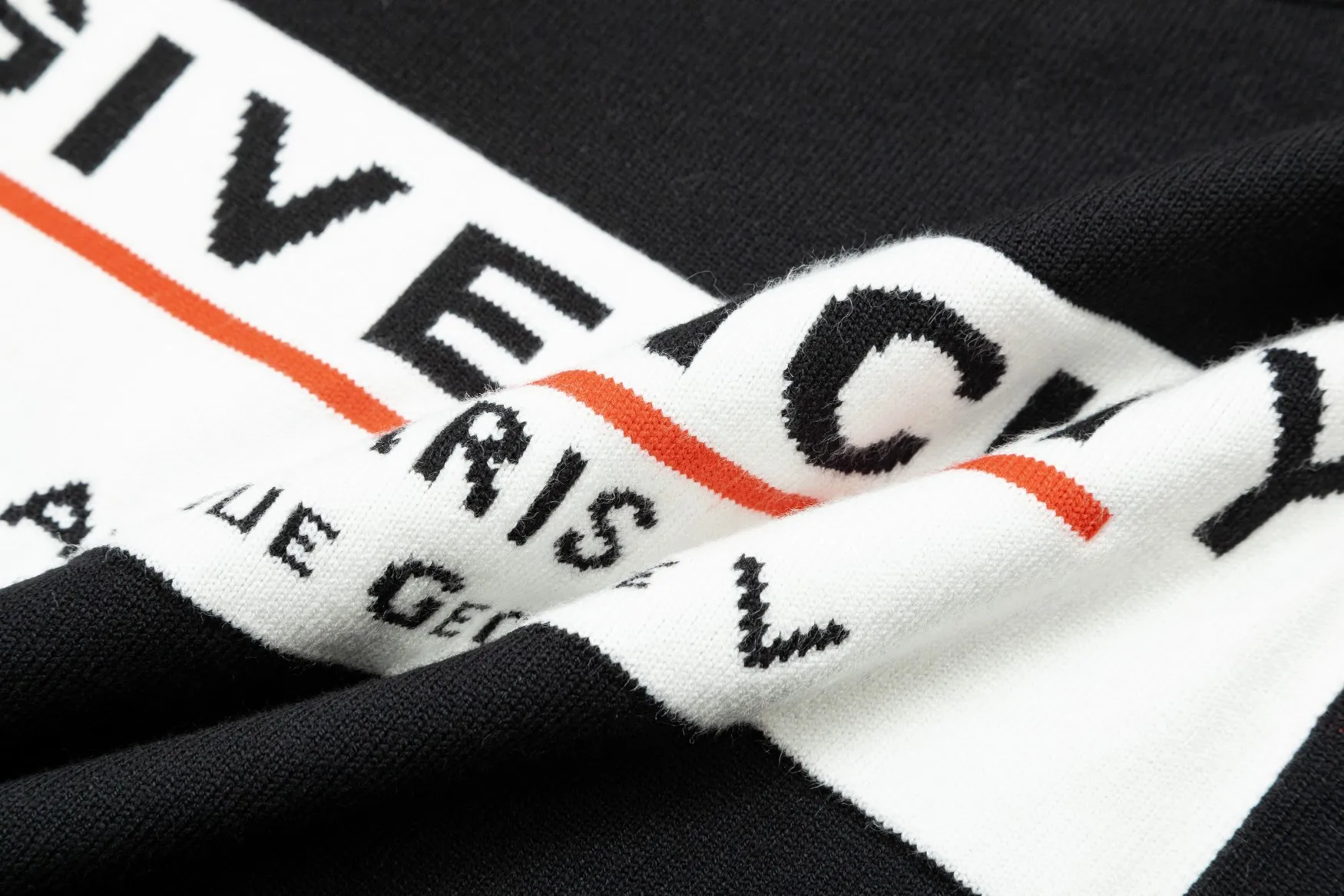 【GIVENCHY  公式旗艦店】ジバンシー  セーター好評に付き再入荷！ 240930