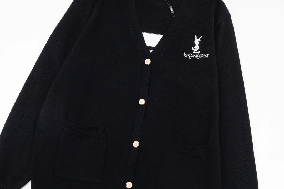 【YSL SAINT LAURENT   公式旗艦店】サンローラン   セーター好評に付き再入荷！ 241116