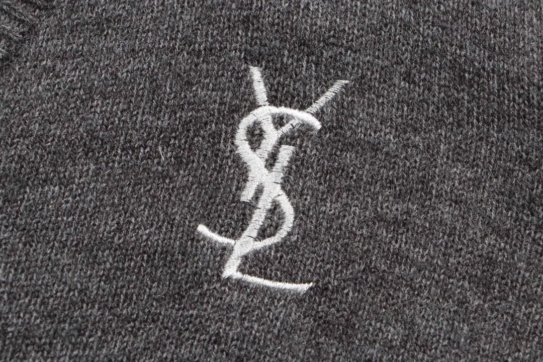 【YSL SAINT LAURENT   公式旗艦店】サンローラン   セーター好評に付き再入荷！ 241116