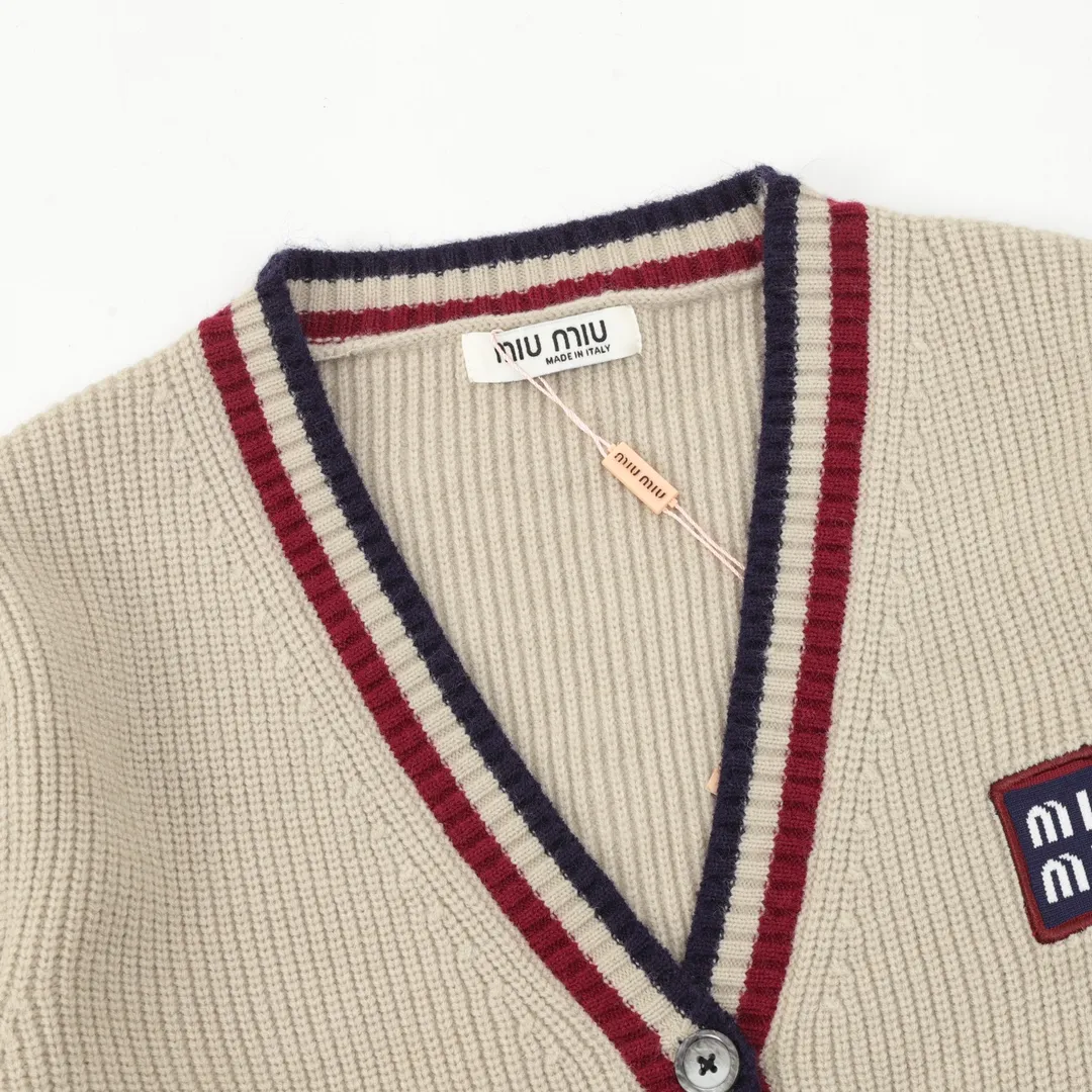 【Miumiu   公式旗艦店】ミュウミュウ   セーター好評に付き再入荷！ 241128