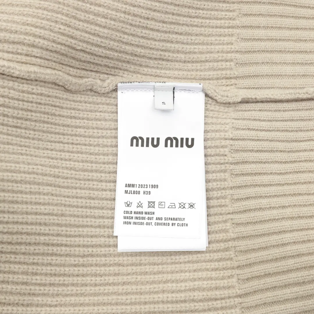 【Miumiu   公式旗艦店】ミュウミュウ   セーター好評に付き再入荷！ 241128
