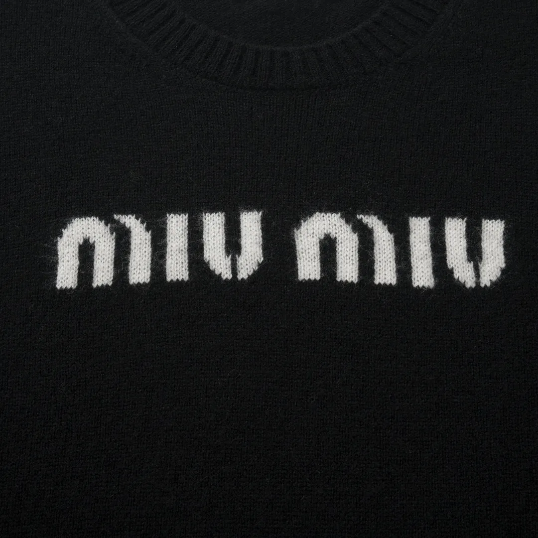 【Miumiu   公式旗艦店】ミュウミュウ   セーター好評に付き再入荷！ 241128