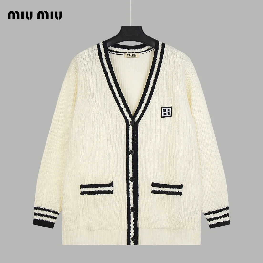 【Miumiu   公式旗艦店】ミュウミュウ   セーター好評に付き再入荷！ 241123