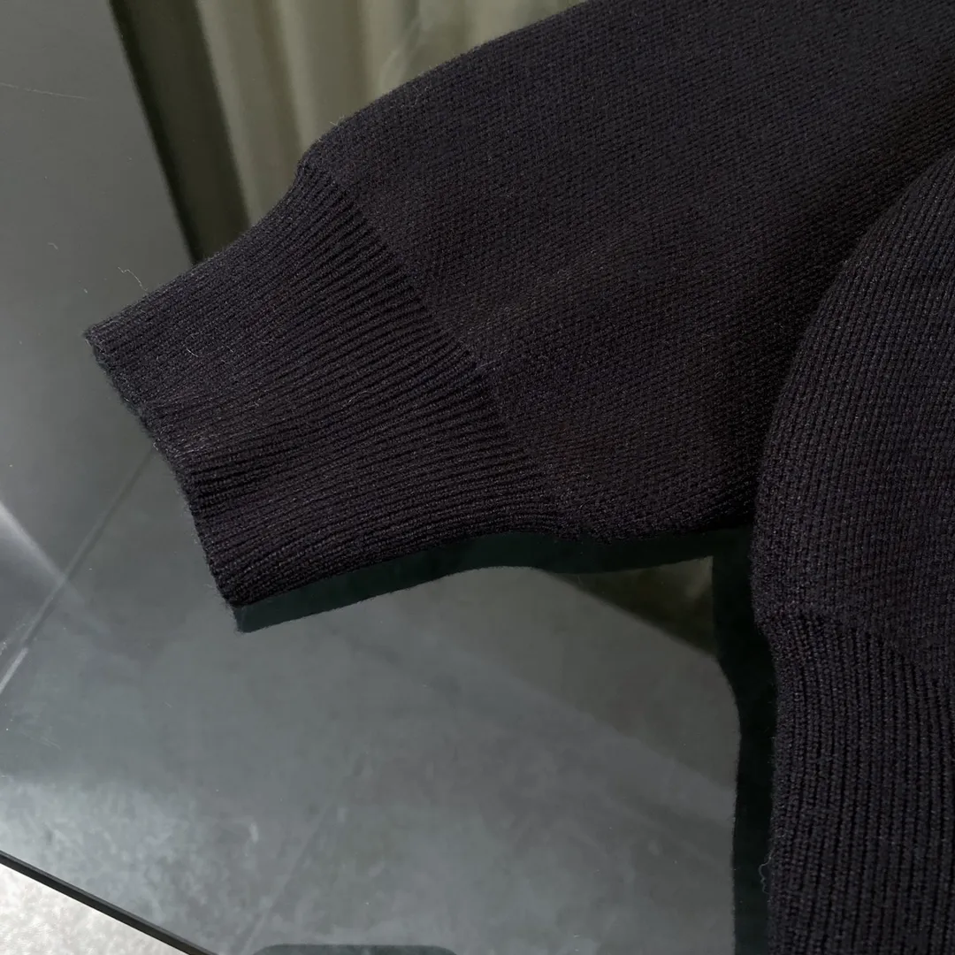 【ThomBrowne   公式旗艦店】トムブラウン  セーター   ご好評に付き再入荷！241230