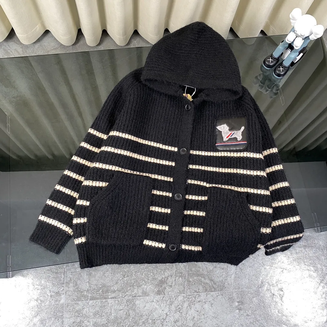 【ThomBrowne   公式旗艦店】トムブラウン  セーター   ご好評に付き再入荷！241230