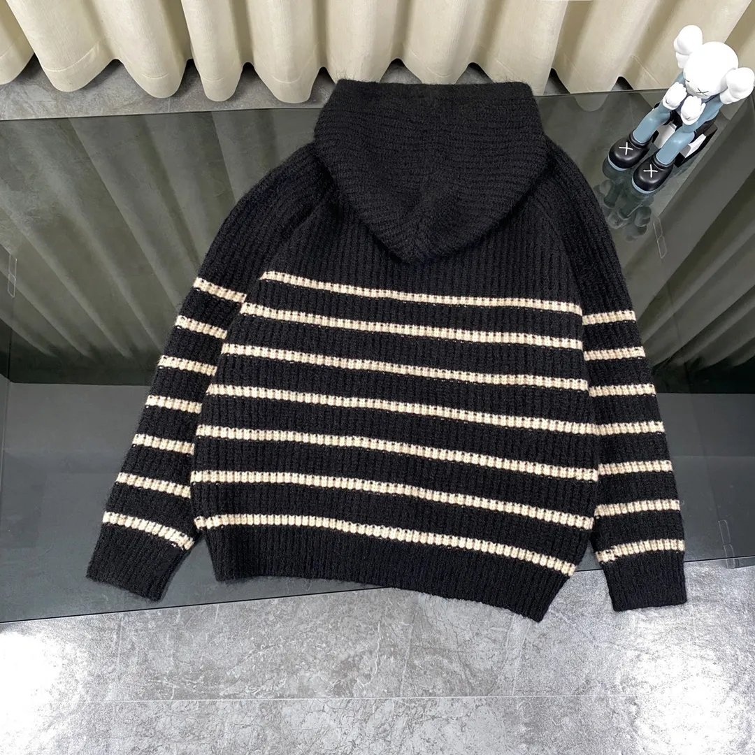【ThomBrowne   公式旗艦店】トムブラウン  セーター   ご好評に付き再入荷！241230