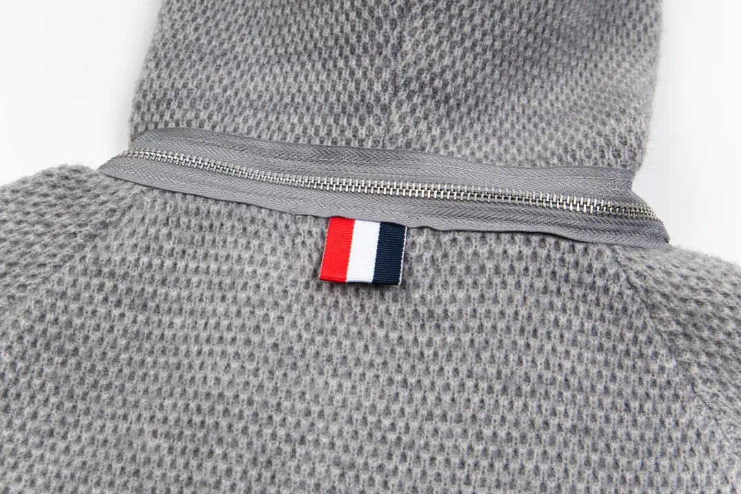【ThomBrowne   公式旗艦店】トムブラウン セーター   ご好評に付き再入荷！241230
