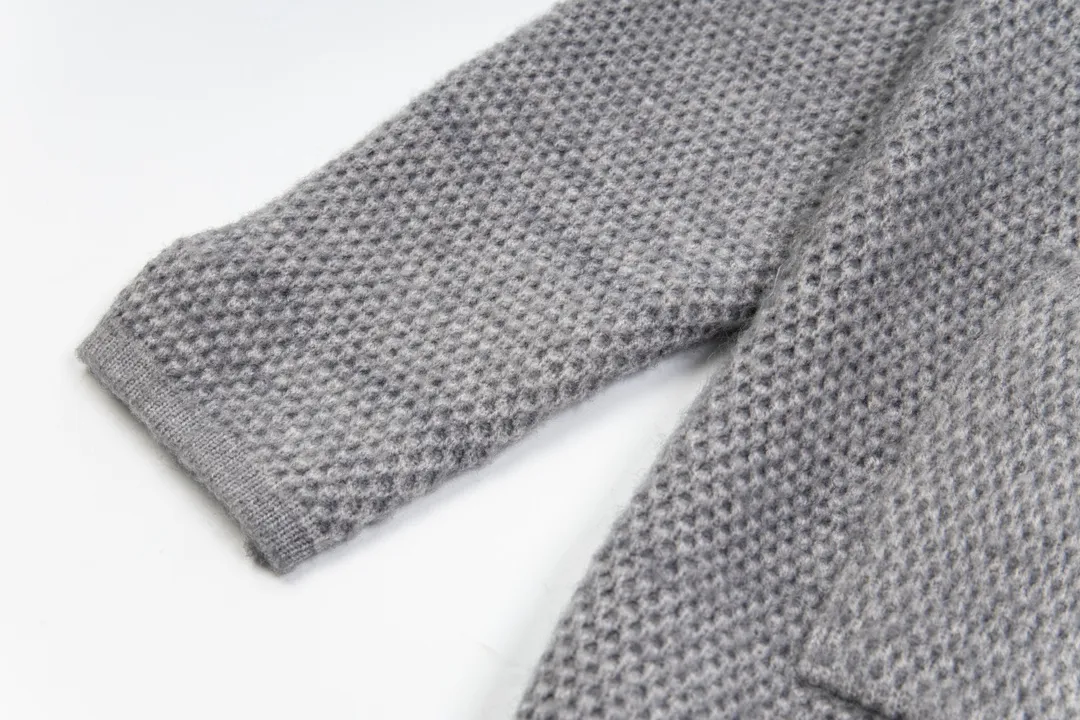 【ThomBrowne   公式旗艦店】トムブラウン セーター   ご好評に付き再入荷！241230