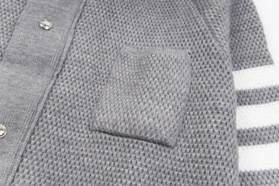 【ThomBrowne   公式旗艦店】トムブラウン セーター   ご好評に付き再入荷！241230